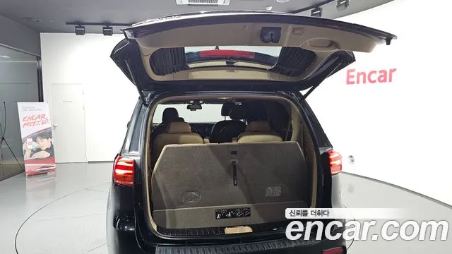 Kia Carnival 2018 thumb 6