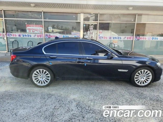 BMW 7 серии 2011 thumb 4