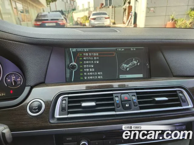 BMW 7 серии 2011 thumb 11