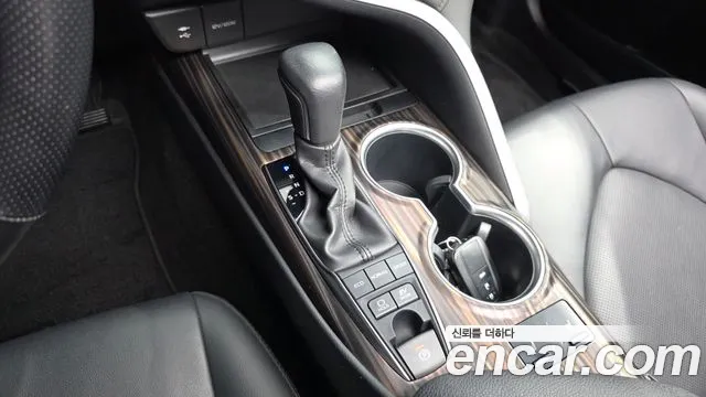 Toyota Camry 2018 thumb 3