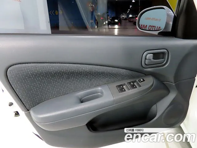 Renault SM3 2009 thumb 9