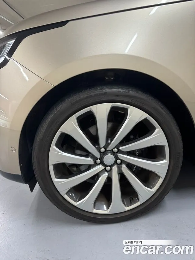 Land Rover Range Rover 2023 thumb 7