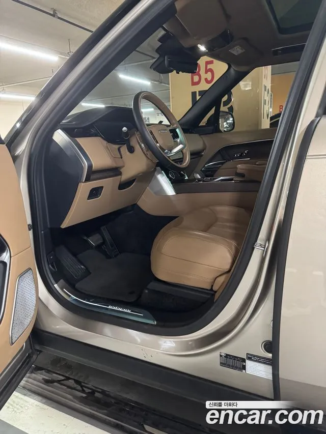 Land Rover Range Rover 2023 thumb 12