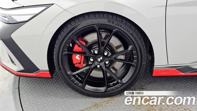 Hyundai Elantra 2024 thumb 8