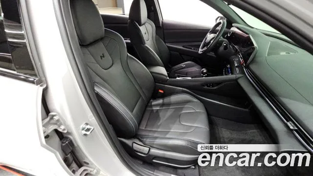 Hyundai Elantra 2024 thumb 5