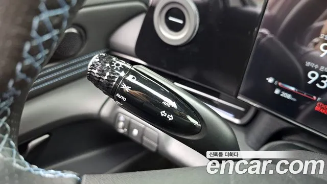 Hyundai Elantra 2024 thumb 10