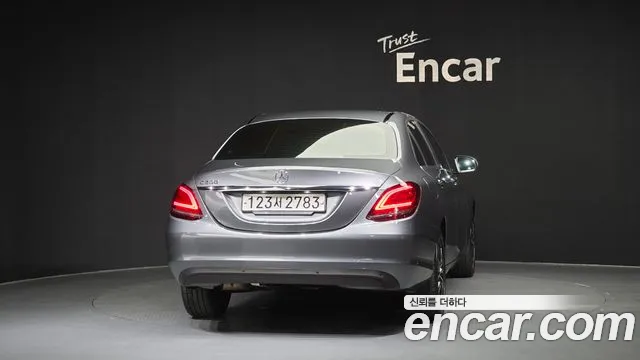 Mercedes-Benz C-Class 2019 thumb 5
