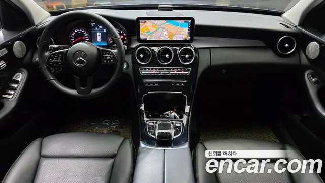 Mercedes-Benz C-Class 2019 thumb 12