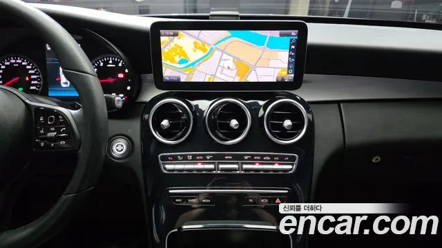 Mercedes-Benz C-Class 2019 thumb 4