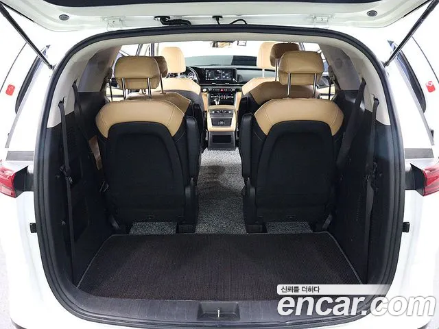 Kia Carnival 2021 thumb 6