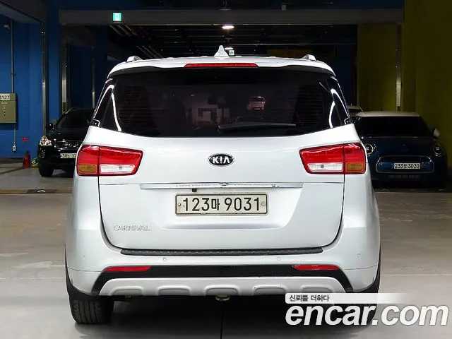 Kia Carnival 2017 thumb 7