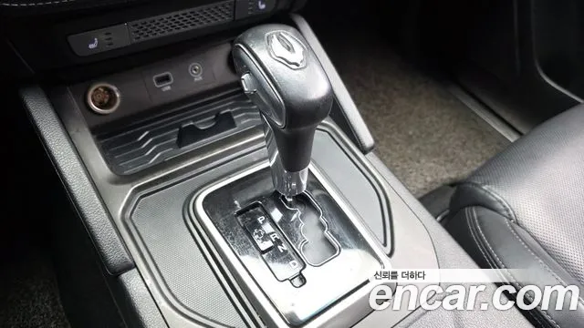 KGM Rexton 2018 thumb 9