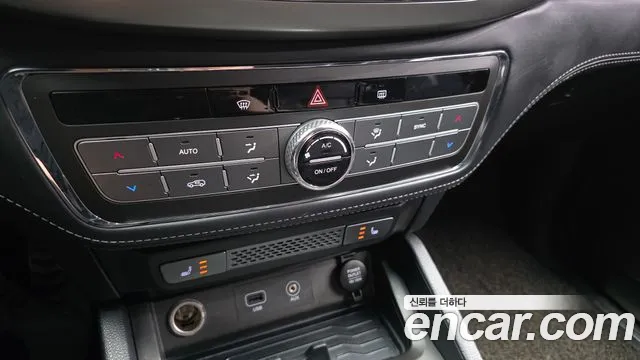 KGM Rexton 2018 thumb 10