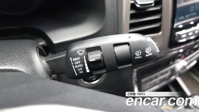KGM Rexton 2018 thumb 4