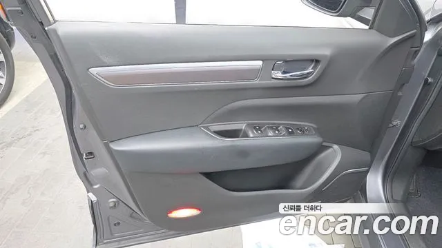 Renault QM6 2016 thumb 6