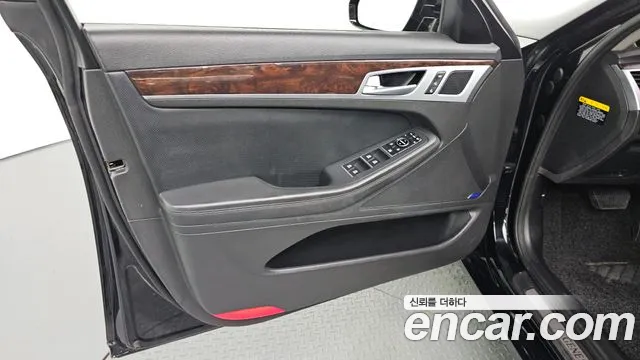 Hyundai Genesis 2016 thumb 10