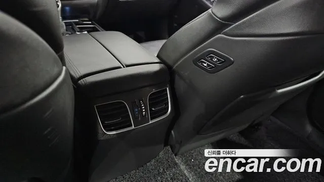 Hyundai Genesis 2016 thumb 4