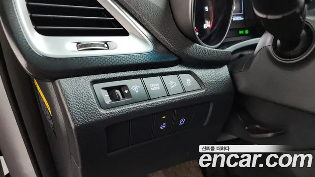Hyundai Santafe 2015 thumb 10