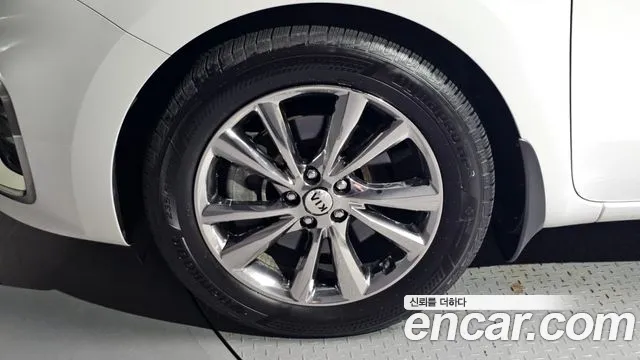 Kia Carnival 2020 thumb 4