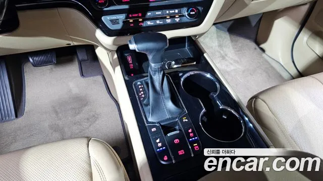 Kia Carnival 2020 thumb 12