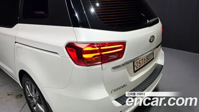 Kia Carnival 2020 thumb 8