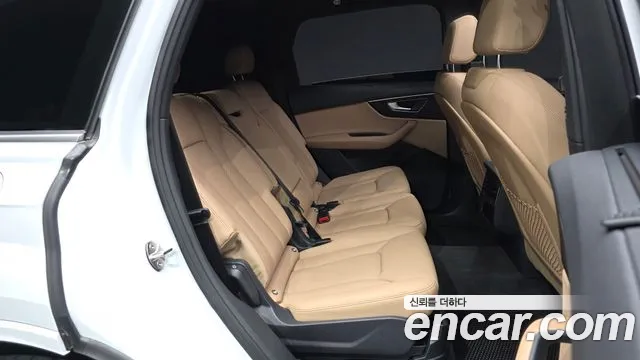 Audi Q7 2023 thumb 8