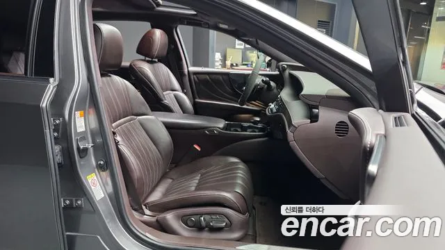 Lexus LS 500h 2018 thumb 11