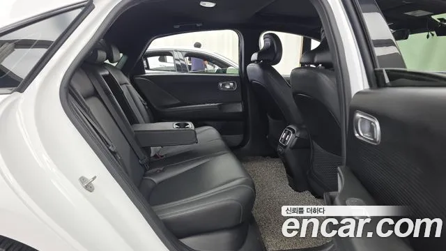 Hyundai Ioniq6 2022 thumb 2