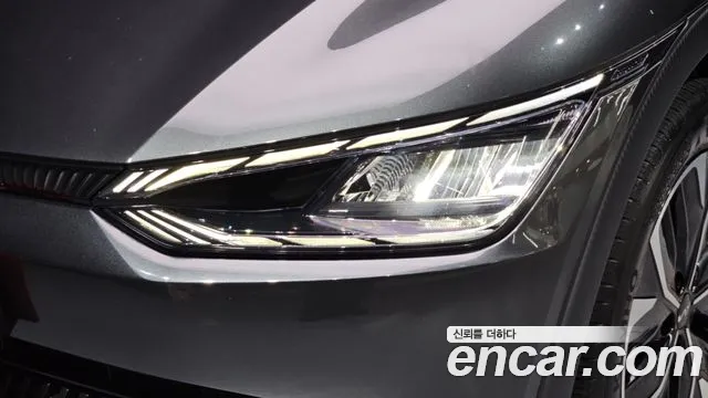 Kia EV6 2022 thumb 2