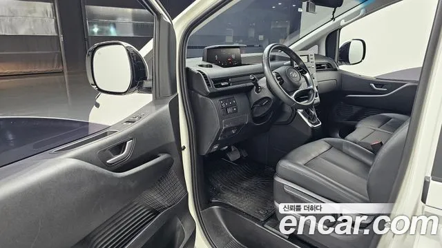 Hyundai Staria 2021 thumb 6