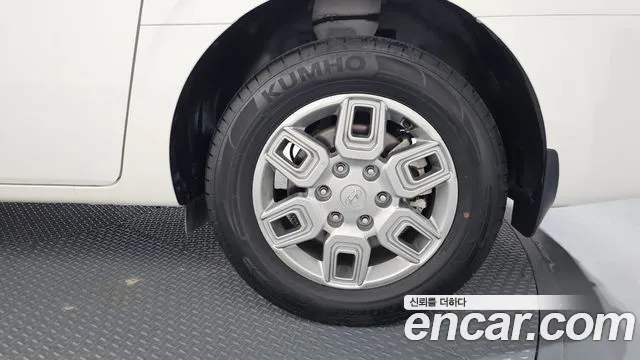 Hyundai Staria 2021 thumb 5