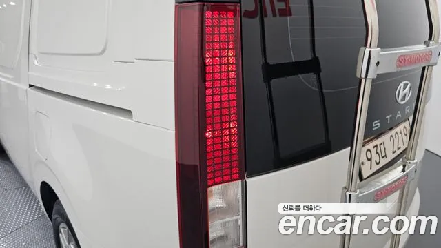 Hyundai Staria 2021 thumb 2