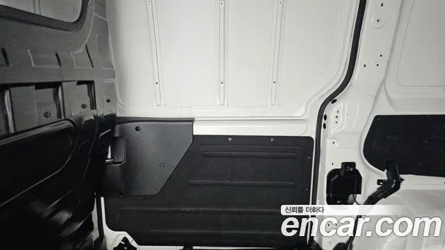 Hyundai Staria 2021 thumb 9