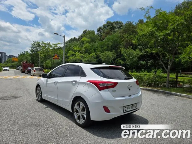 Hyundai i30 2012 thumb 10