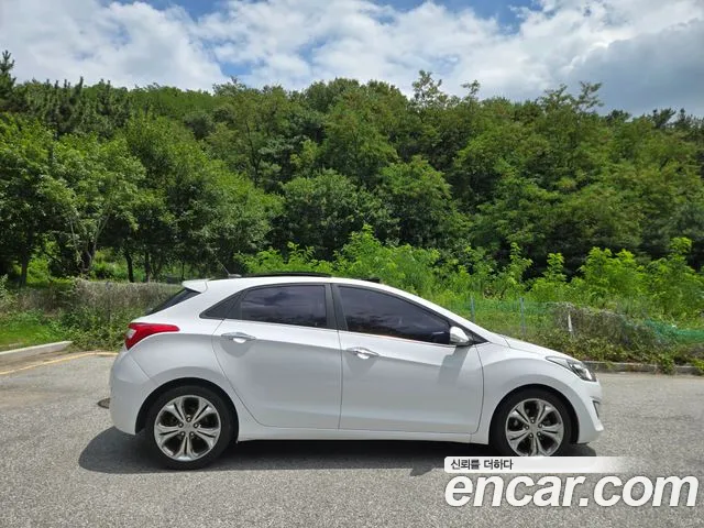 Hyundai i30 2012 thumb 9