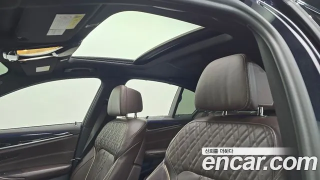BMW 5 серии 2018 thumb 9