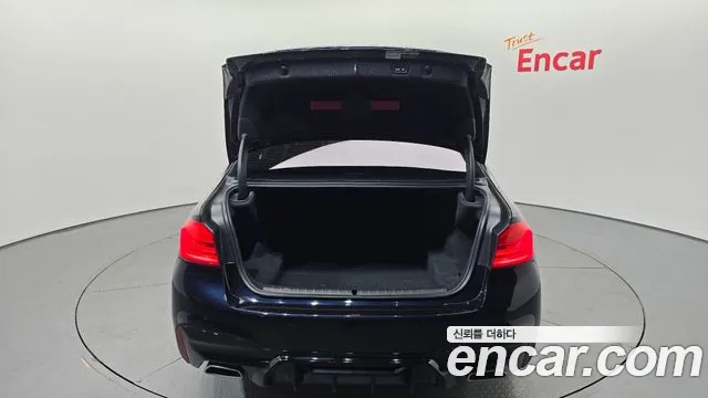 BMW 5 серии 2018 thumb 10