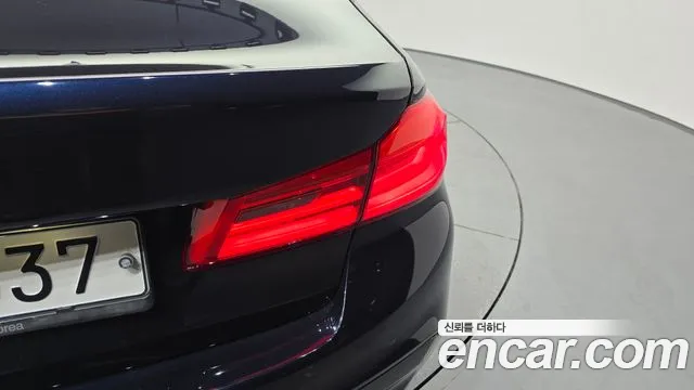 BMW 5 серии 2018 thumb 6