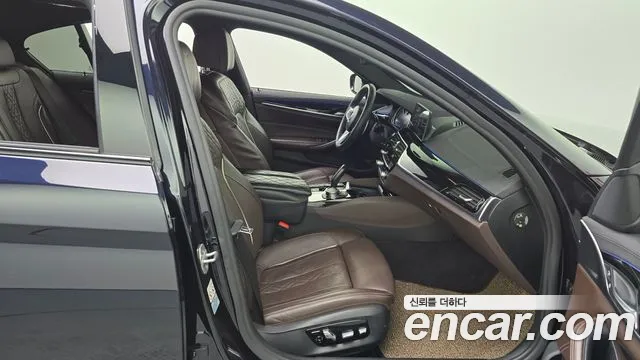 BMW 5 серии 2018 thumb 8