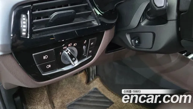 BMW 5 серии 2018 thumb 3