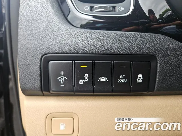 Kia Carnival 2018 thumb 11