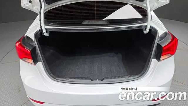 Hyundai Elantra 2015 thumb 7