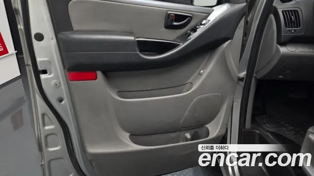 Hyundai Staria 2012 thumb 11