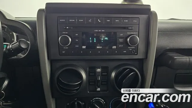 Jeep Wrangler 2010 thumb 4
