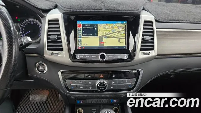 KGM Rexton 2017 thumb 8