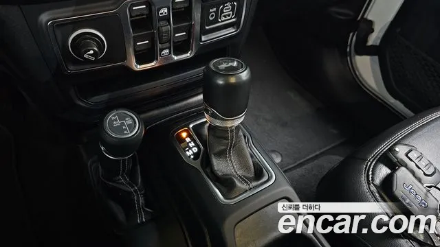 Jeep Wrangler 2021 thumb 2