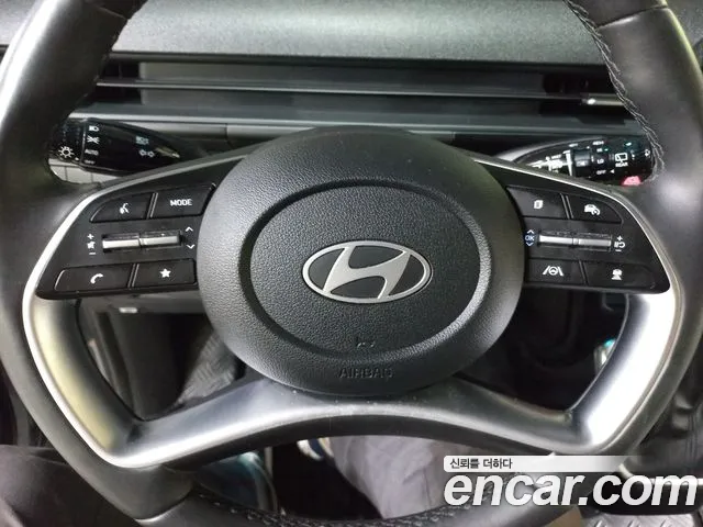 Hyundai Staria 2024 thumb 2