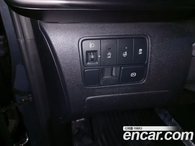 Hyundai Staria 2024 thumb 12