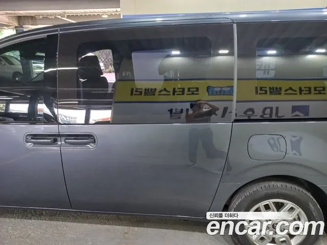 Hyundai Staria 2024 thumb 11