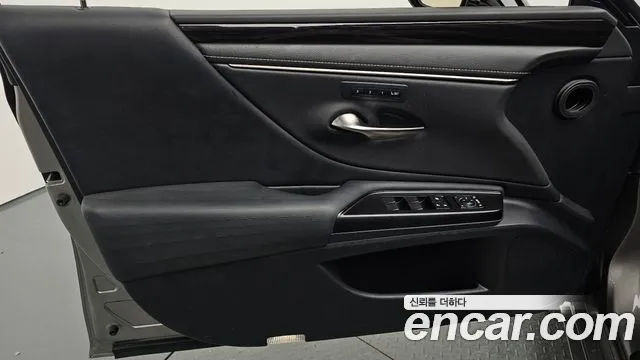 Lexus ES 300h 2018 thumb 3
